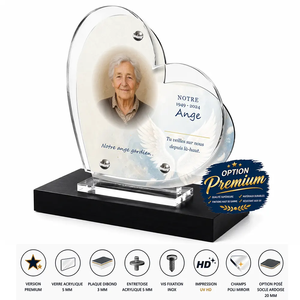 Plaque funéraire cœur Ange finition premium présentée sur socle en ardoise