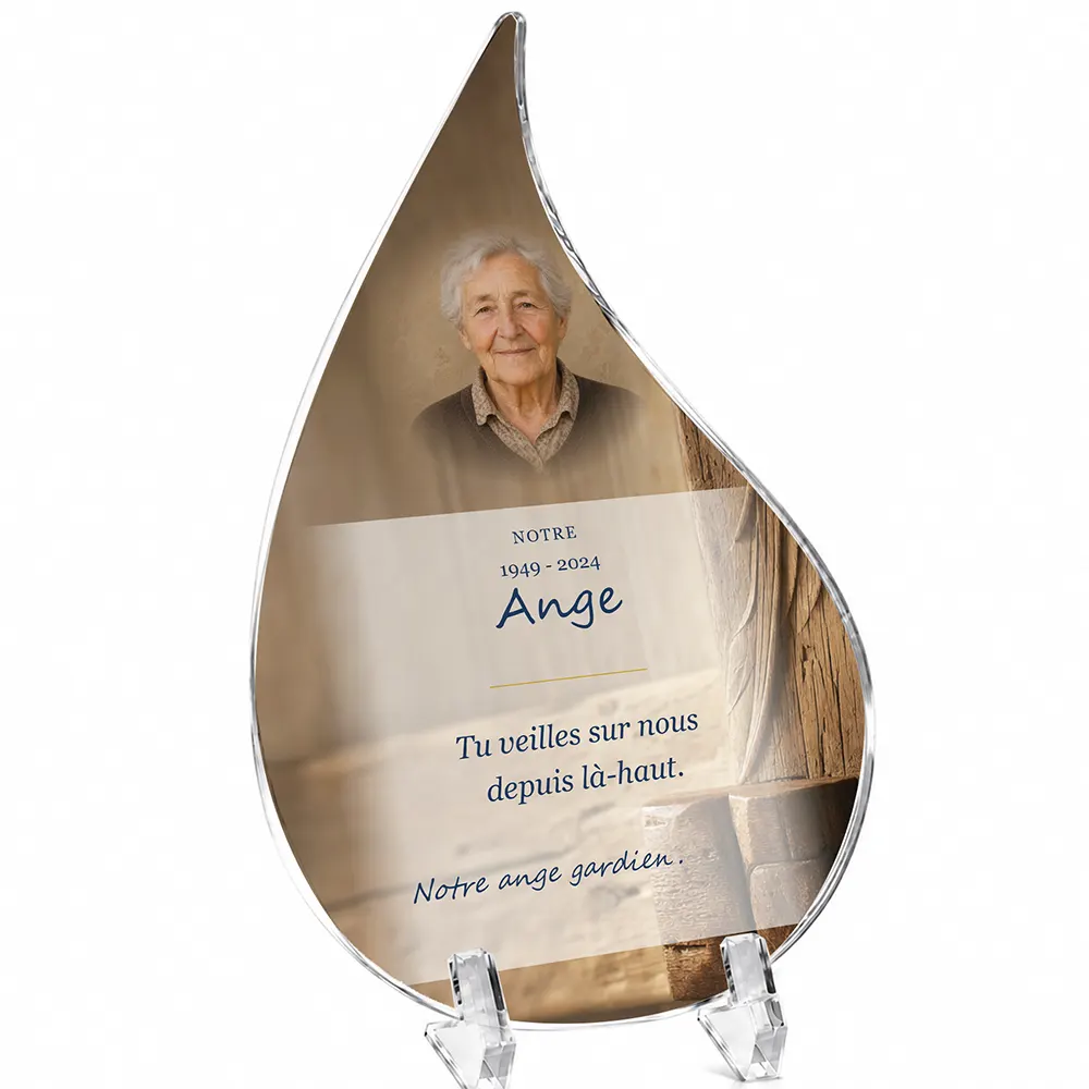 Plaque funéraire flamme Ange personnalisée — portrait, texte libre et fond au choix, présentée sur pied plexi