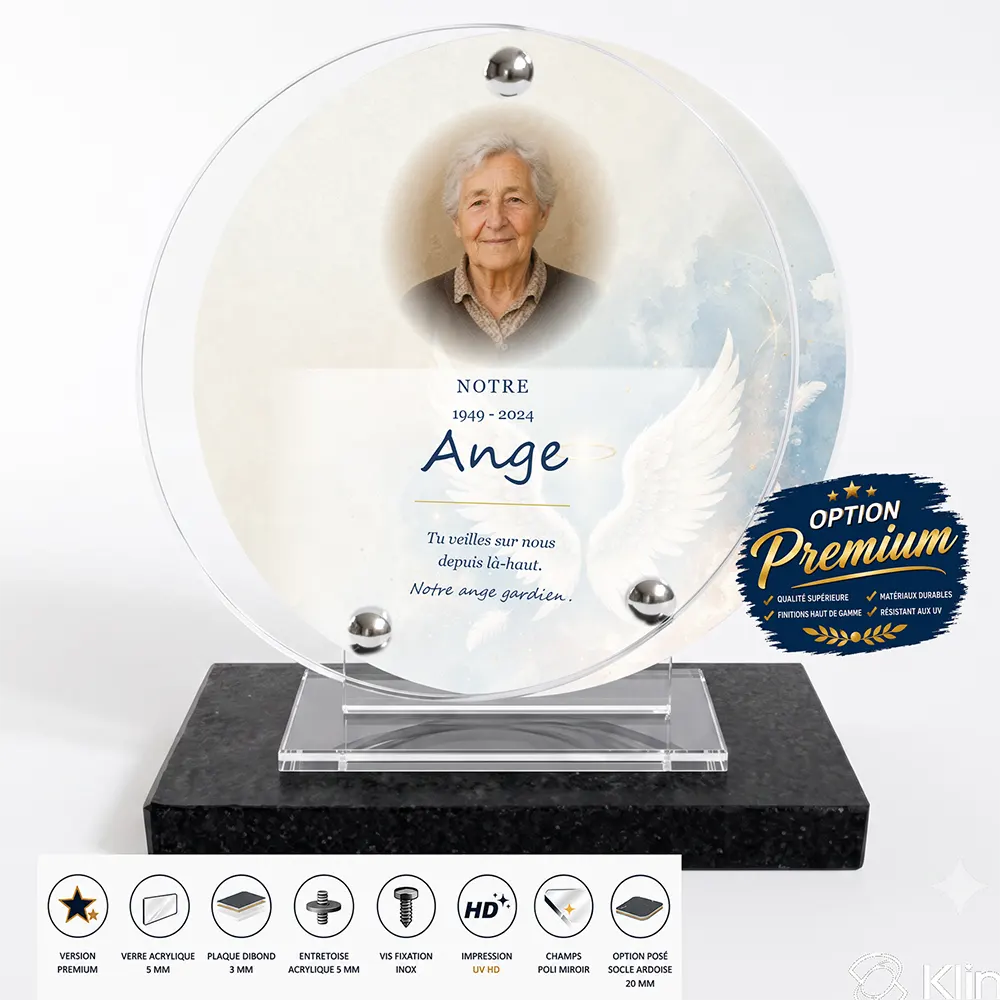 Plaque funéraire circulaire Ange finition premium présentée sur socle en ardoise