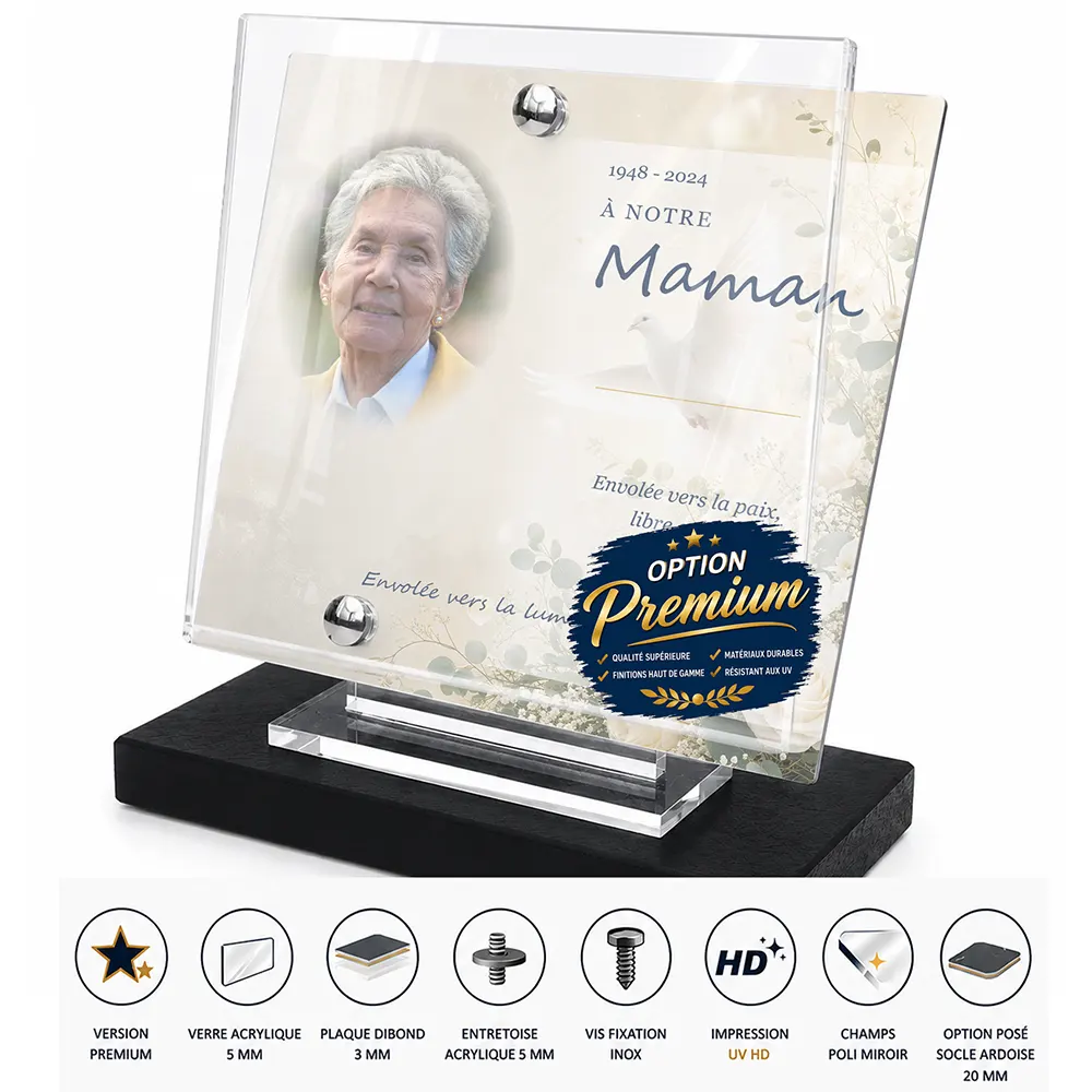 Plaque funéraire carré Colombe finition premium présentée sur socle en ardoise