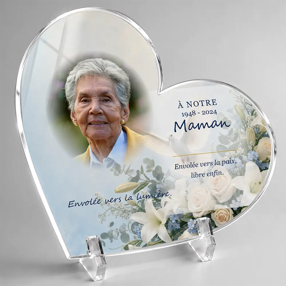 Plaque funéraire cœur Colombe personnalisée — portrait, texte libre et fond au choix, présentée sur pied plexi