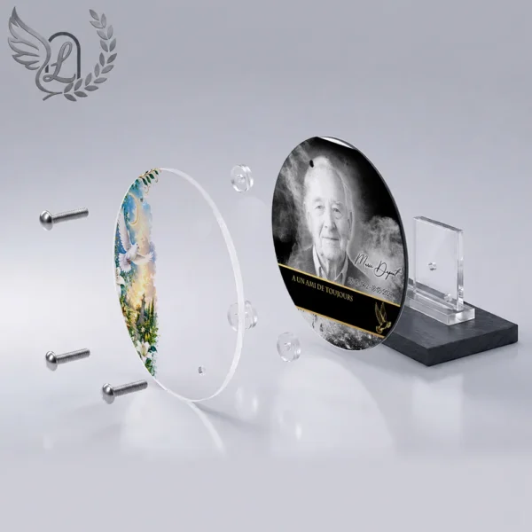 Plaque funéraire médaillon rond colombe en vue éclatée : assemblage 5 couches plexiglas, entretoises chromées, dibond aluminium, vis inox 316