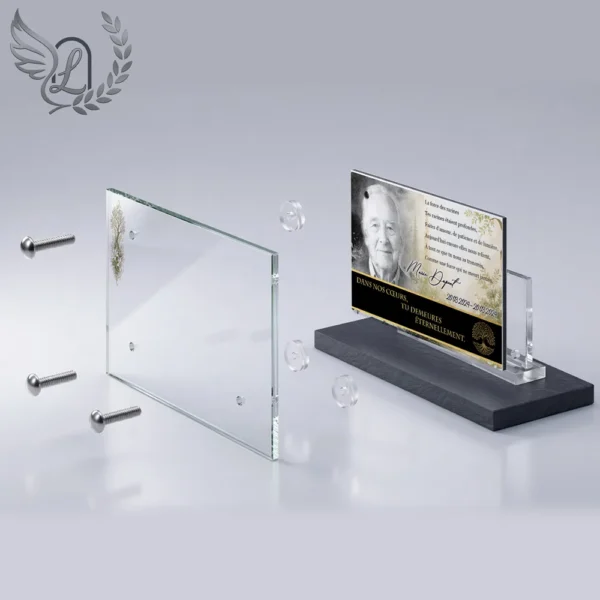 Plaque funéraire panoramique arbre de vie en vue éclatée : assemblage 5 couches plexiglas, entretoises chromées, dibond aluminium, vis inox 316