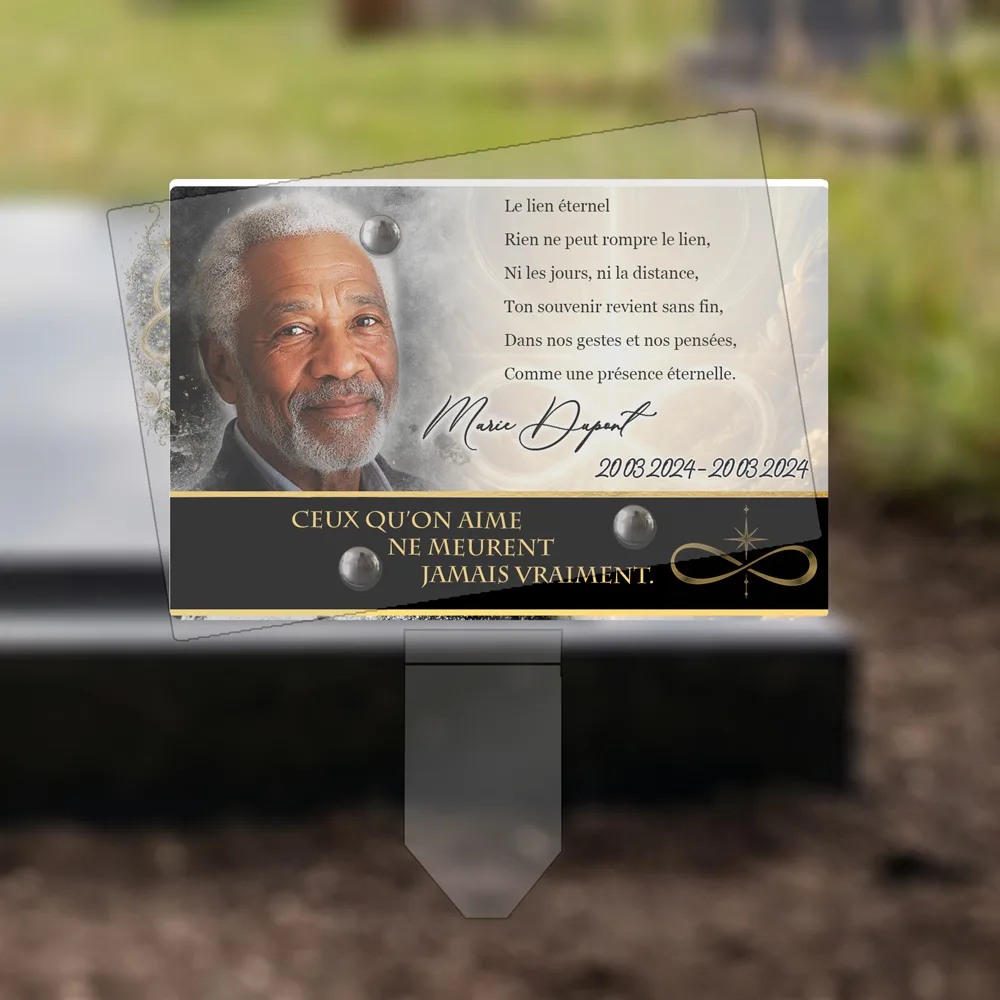 Plaque Panoramique Infini plantée dans la terre