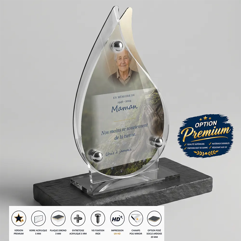 Plaque funéraire flamme Mains jointes finition premium présentée sur socle en ardoise