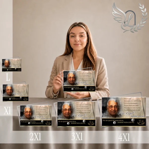 Gamme complète de plaques funéraires panoramiques avec portrait et mains jointes, finition or, présentées en quatre tailles croissantes côte à côte, format comparatif