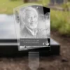 Plaque funéraire rectangle mains jointes plantée par appendice plexiglas, sol meuble ou pot, 1er sous-décor