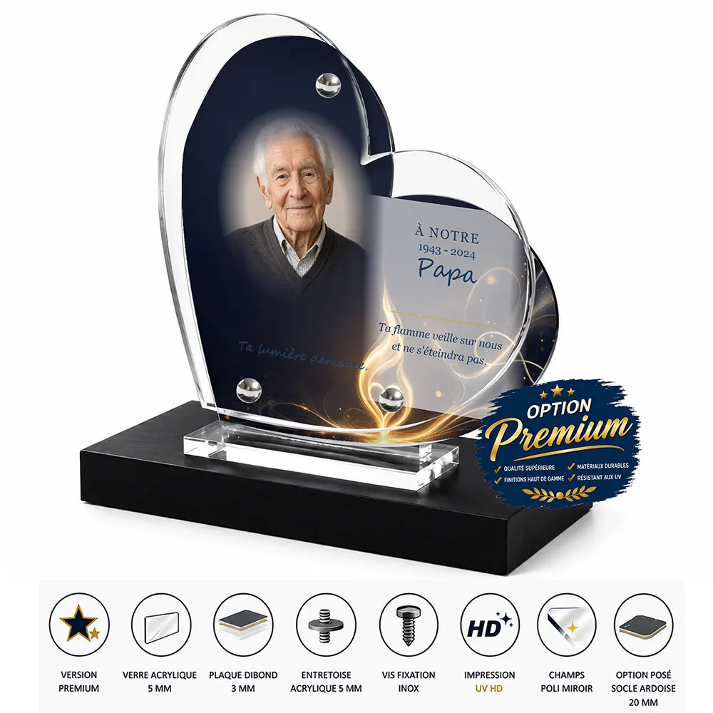 Plaque funéraire cœur Flamme éternelle finition premium présentée sur socle en ardoise
