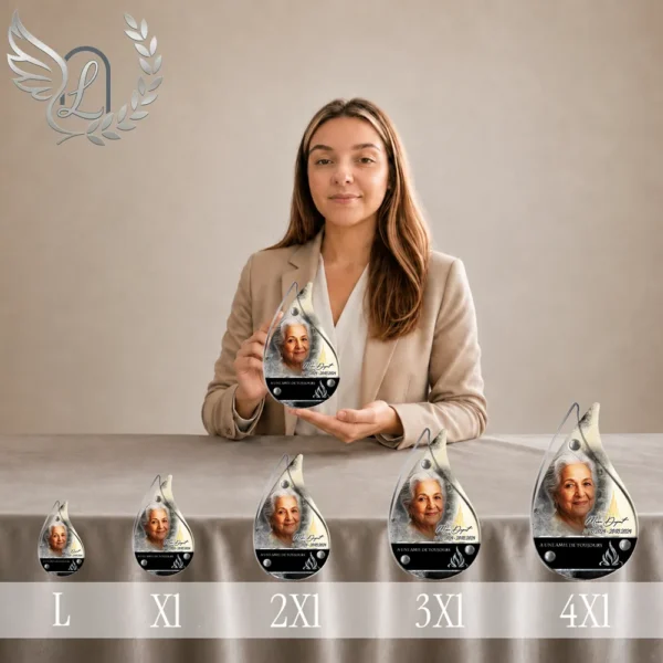 Gamme de plaques funéraires flamme en finition argent, 5 tailles croissantes avec portrait gravé, présentation comparative côte à côte