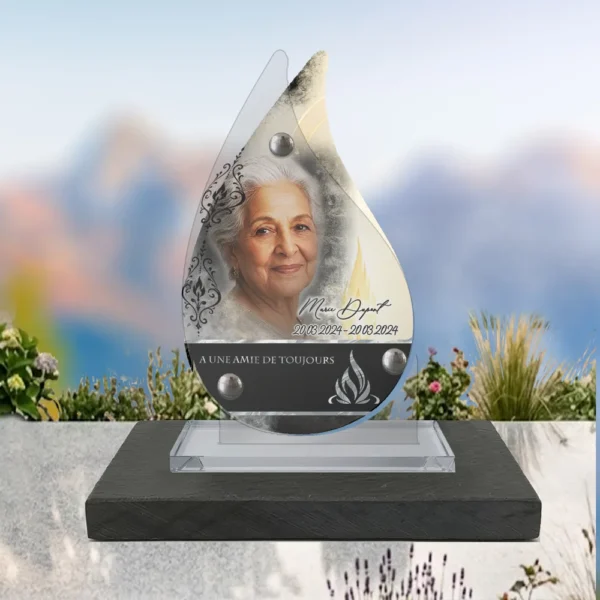 Plaque funéraire flamme flamme éternelle posée sur socle ardoise du Brésil, fixation inox, 1er sous-décor