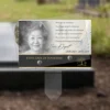 Plaque funéraire panoramique photo portrait plantée par appendice plexiglas, sol meuble ou pot, 1er sous-décor