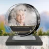 Plaque funéraire médaillon rond photo portrait posée sur socle ardoise du Brésil, fixation inox, 1er sous-décor