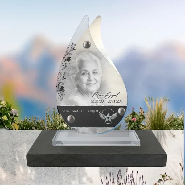 Plaque funéraire flamme enfant posée sur socle ardoise du Brésil, fixation inox, 1er sous-décor