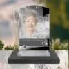 Plaque funéraire rectangle enfant posée sur socle ardoise du Brésil, fixation inox, 1er sous-décor
