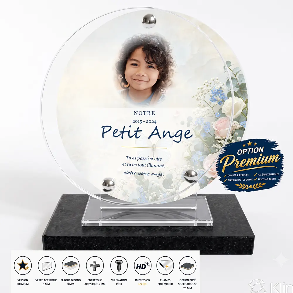 Plaque funéraire circulaire Enfant finition premium présentée sur socle en ardoise