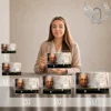 Gamme complète de plaques mémorielles panoramiques Couple avec photo portrait et finition chrome or, présentées en 4 formats côte à côte, motifs cœur et laurier, texte hommage personnalisé