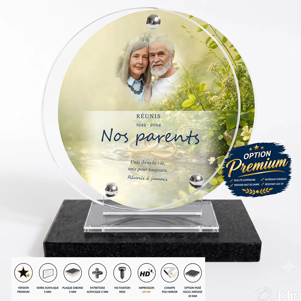Plaque funéraire circulaire Couple finition premium présentée sur socle en ardoise