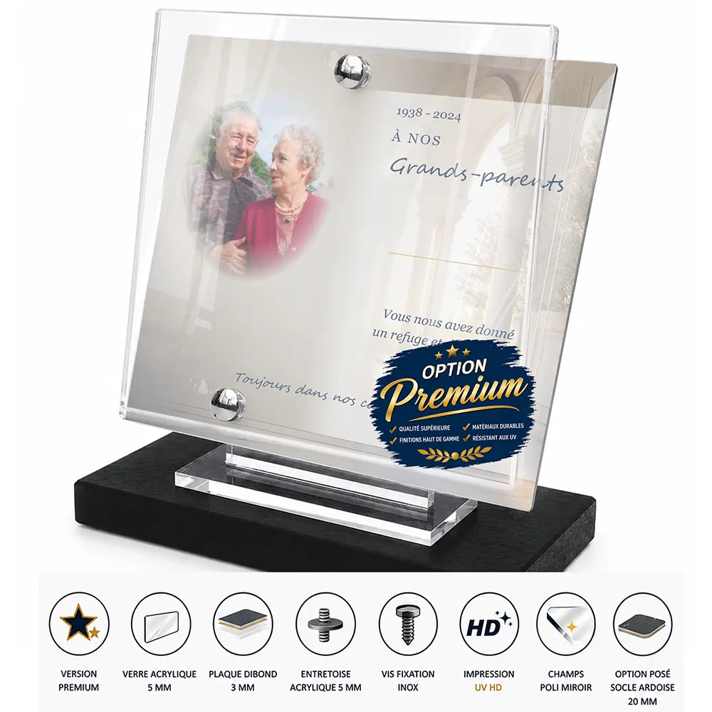 Plaque funéraire carré Grands-parents finition premium présentée sur socle en ardoise