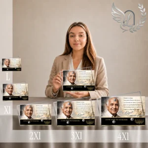Gamme complète de plaques funéraires panoramiques avec portrait de grand-père, finition or, présentée en trois formats croissants côte à côte, motifs dorés et perles nacrées