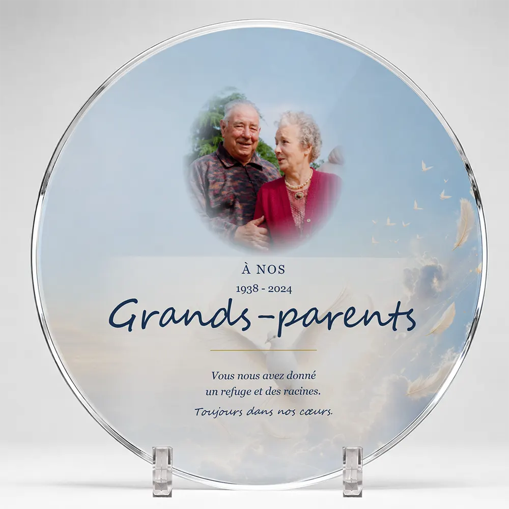 Plaque funéraire circulaire Grands-parents personnalisée — portrait, texte libre et fond au choix, présentée sur pied plexi
