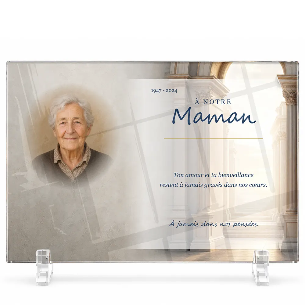 Plaque funéraire panoramique Maman-Papa personnalisée — portrait, texte libre et fond au choix, présentée sur pied plexi