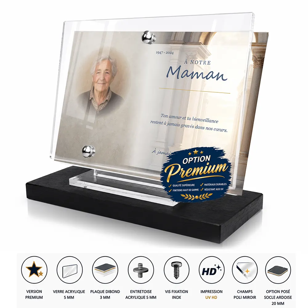 Plaque funéraire panoramique Maman-Papa finition premium présentée sur socle en ardoise