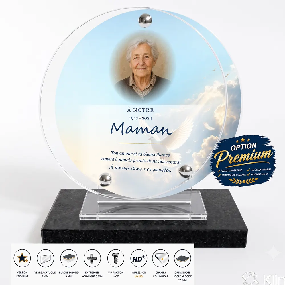 Plaque funéraire circulaire Maman-Papa finition premium présentée sur socle en ardoise