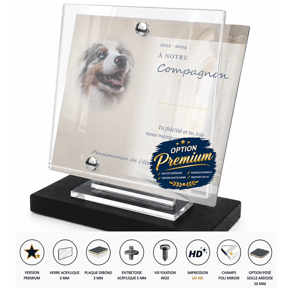 Plaque funéraire carré Animal de compagnie finition premium présentée sur socle en ardoise