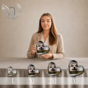 Gamme de plaques funéraires en cœur doré avec portrait de chien, finition chrome or, présentée en quatre tailles croissantes, décoration florale dorée, hommage animalier personnalisé