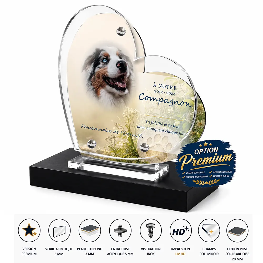 Plaque funéraire cœur Animal de compagnie finition premium présentée sur socle en ardoise