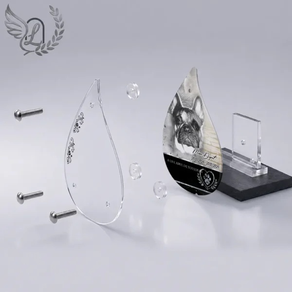 Plaque funéraire flamme animal de compagnie en vue éclatée : assemblage 5 couches plexiglas, entretoises chromées, dibond aluminium, vis inox 316