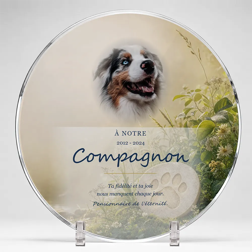 Plaque funéraire circulaire Animal de compagnie personnalisée — portrait, texte libre et fond au choix, présentée sur pied plexi